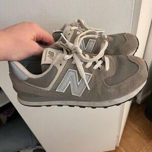 New Balance Women’s Classic 574s - Size 7